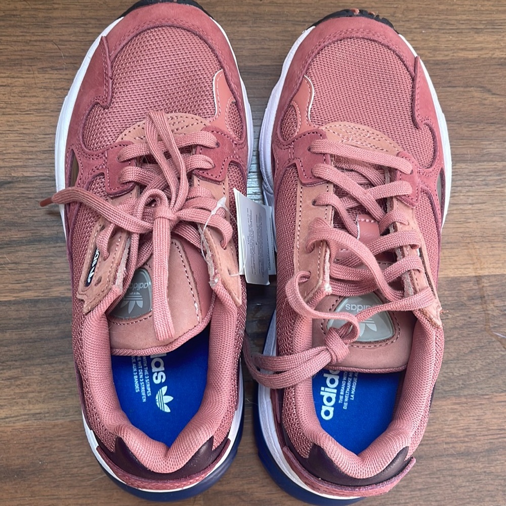 Adidas Falcon